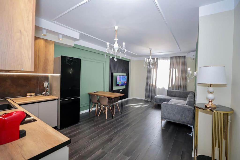Apartment Miku - Impressive 1 Bedroom Downtown Tirana
