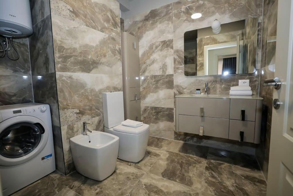 Miku - Impressive 1 Bedroom Downtown Tirana