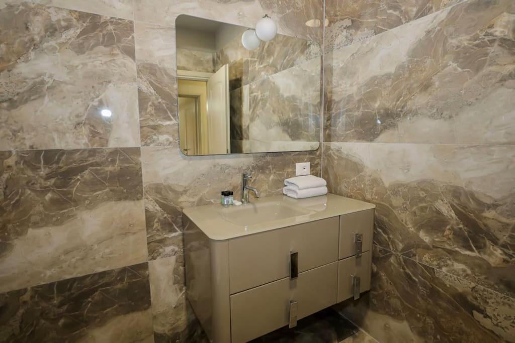 Apartment Miku - Impressive 1 Bedroom Downtown *