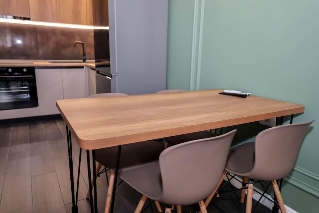 Miku - Impressive 1 Bedroom Downtown * Tirana